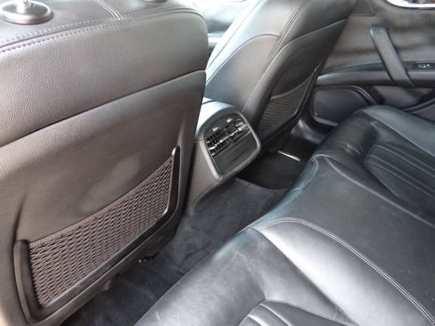 Used 2014 Maserati Ghibli RWD image 23