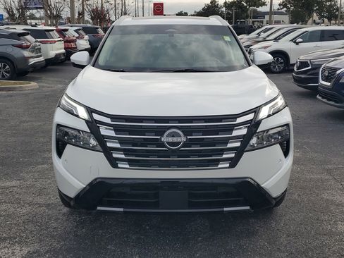 Certified 2026 Nissan Rogue Platinum w/ Platinum Premium Package image 2