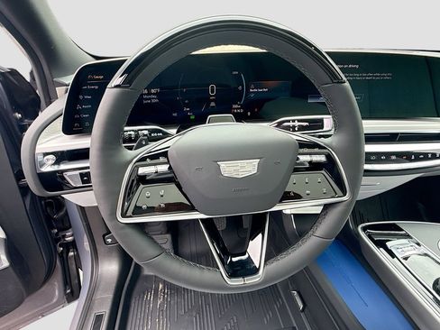 New 2025 Cadillac Lyriq Luxury image 11