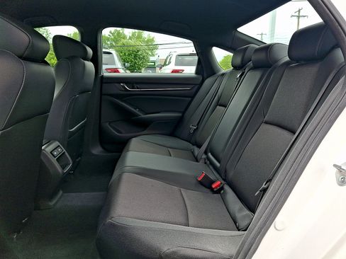 Used 2021 Honda Accord Sport image 12