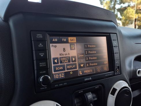 Used 2014 Jeep Wrangler Unlimited Sahara AWD/4WD image 9