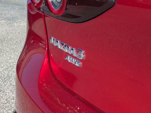 Used 2019 MAZDA MAZDA3 Premium image 12