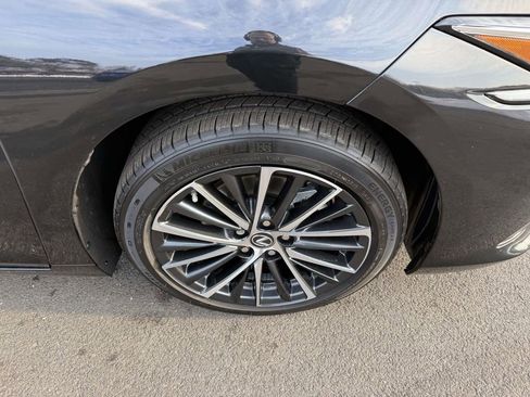 Used 2024 Lexus ES 250 w/ Premium Package image 7