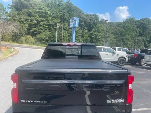 Used 2020 Chevrolet Silverado 1500 High Country w/ Technology Package AWD/4WD image 4