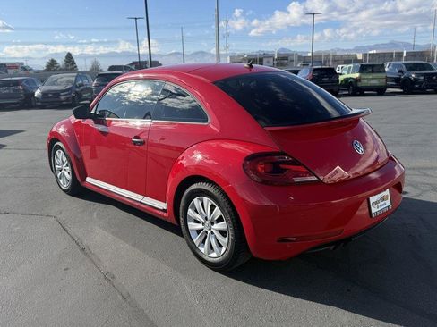 Used 2018 Volkswagen Beetle S image 6