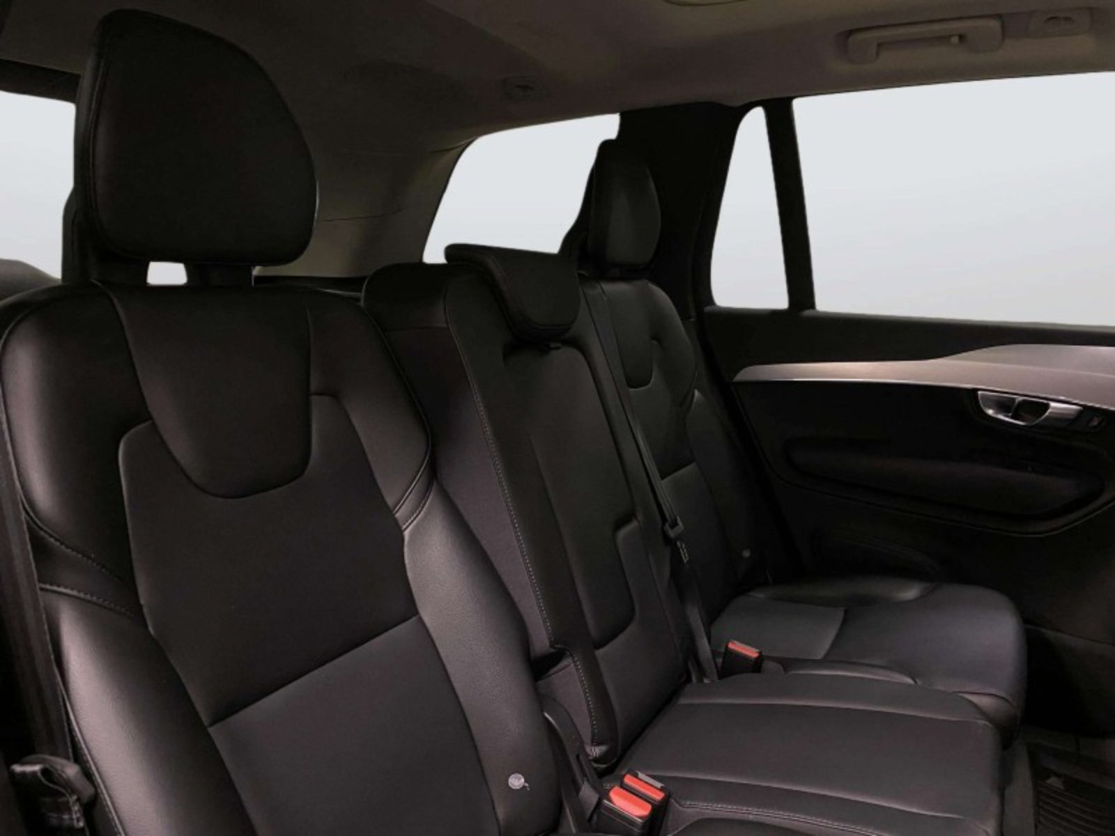 Used 2018 Volvo XC90 T5 Momentum w/ Protection Package Plus AWD/4WD image 34