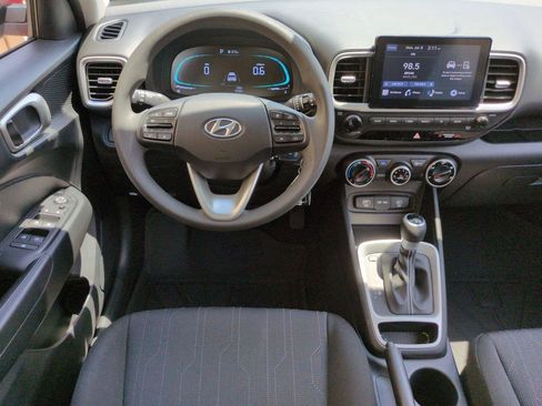 Certified 2024 Hyundai Venue SE FWD image 13