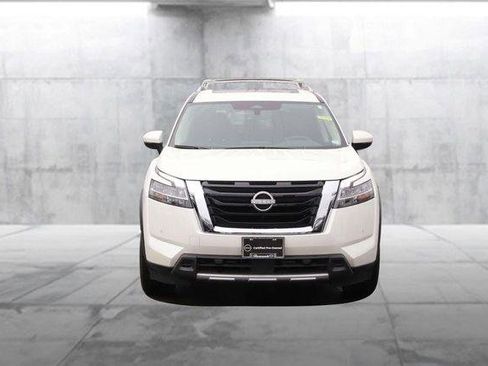 Used 2024 Nissan Pathfinder SL w/ SL Premium Package image 4