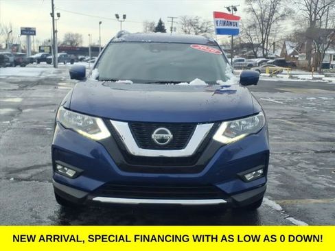Used 2020 Nissan Rogue SL image 2