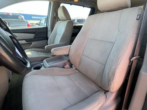 Used 2017 Honda Odyssey SE image 13