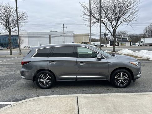 Used 2019 INFINITI QX60 Luxe w/ Essential Package image 9
