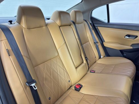 Used 2022 Nissan Sentra SV w/ SV Premium Package image 34