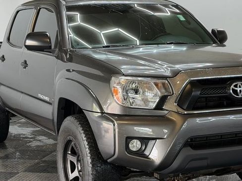 Used 2014 Toyota Tacoma 4x4 Double Cab w/ TRD Off-Road Package image 2