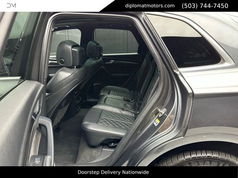 Used 2020 Audi SQ5 Premium Plus w/ Premium Plus Package image 21