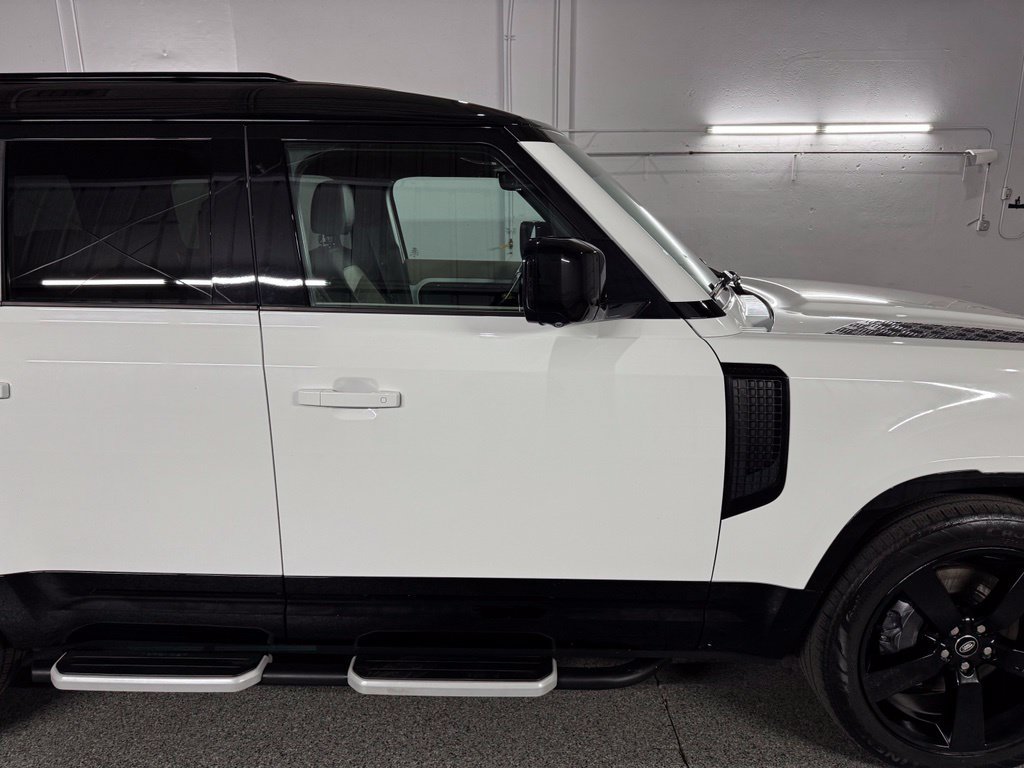 Used 2023 Land Rover Defender 110 X-Dynamic SE AWD/4WD image 7