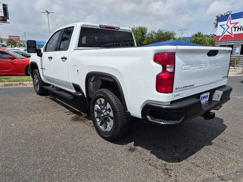 Used 2024 Chevrolet Silverado 2500 Custom w/ Custom Convenience Package RWD image 3