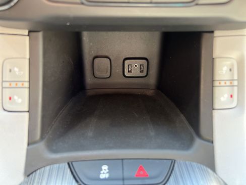 Used 2019 GMC Acadia SLT AWD/4WD image 33
