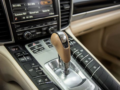 Used 2016 Porsche Panamera Edition image 30