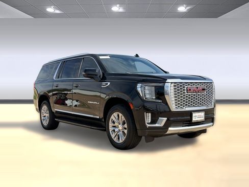 Used 2023 GMC Yukon XL Denali RWD image 7