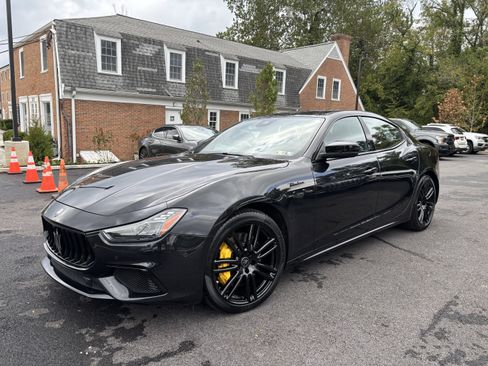 Used 2022 Maserati Ghibli Modena Q4 image 1