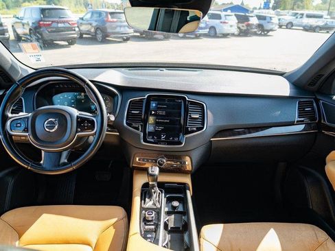 Used 2017 Volvo XC90 T6 Momentum w/ Vision Package image 18
