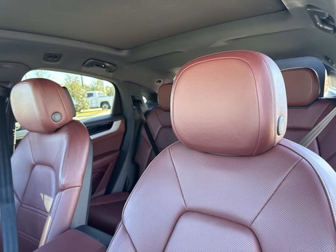 Used 2024 Porsche Cayenne S image 22
