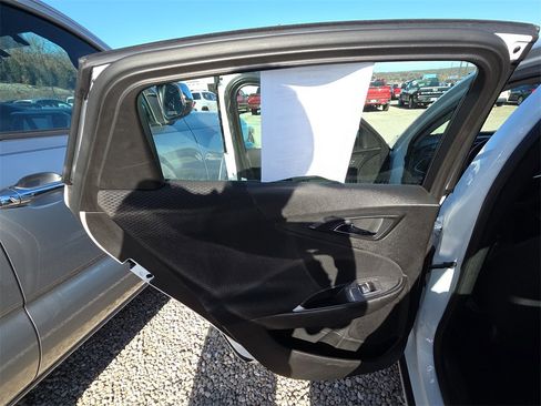 Used 2025 Chevrolet Malibu LT image 12