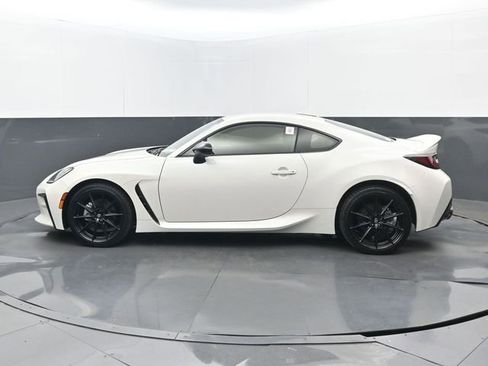 Used 2024 Toyota GR86 Premium RWD image 18
