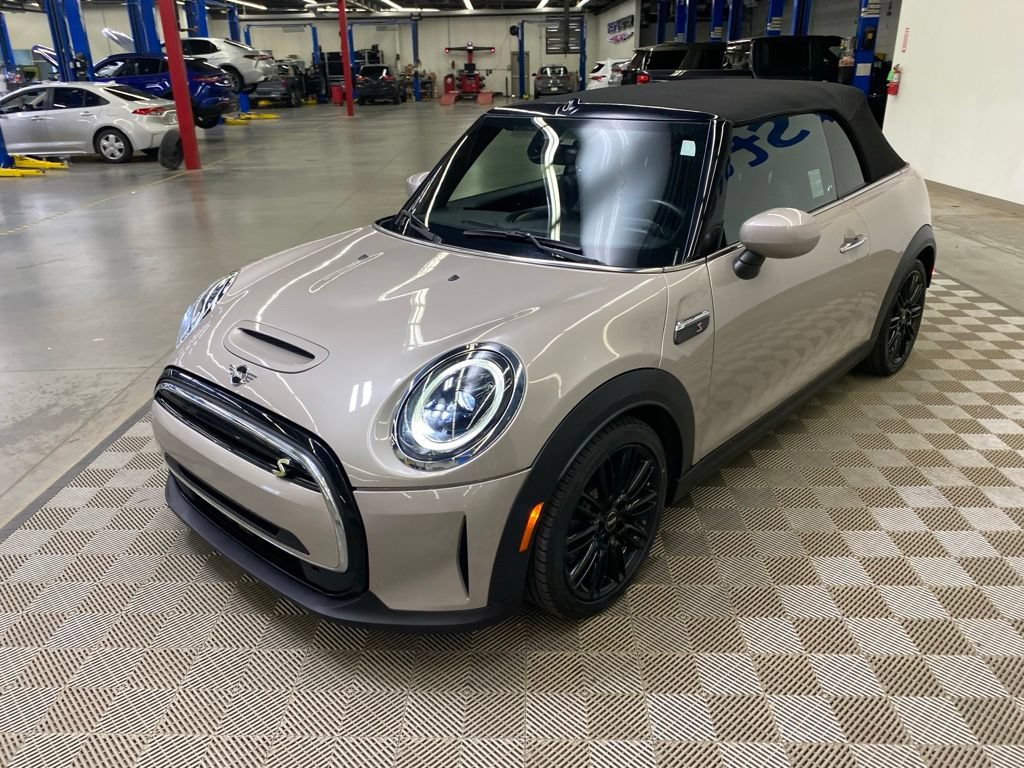 Used 2024 MINI Cooper S FWD image 3
