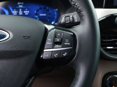 Used 2022 Ford Escape SEL w/ Technology Package FWD image 14