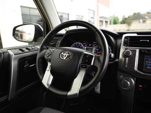 Used 2016 Toyota 4Runner SR5 4x2 4dr SUV image 18