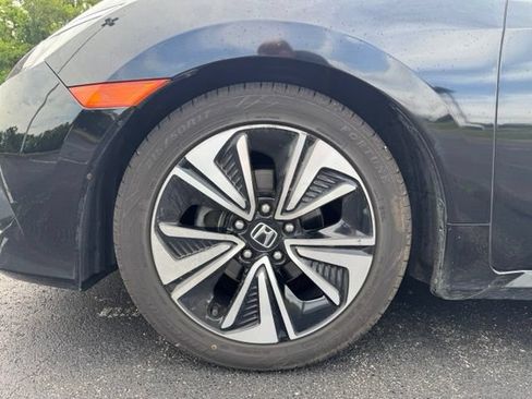 Used 2018 Honda Civic EX-T image 12