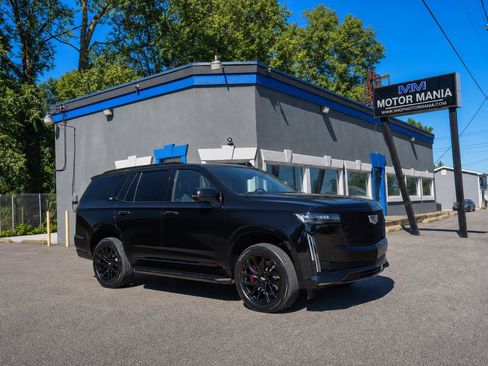 Used 2022 Cadillac Escalade Sport Platinum w/ LPO, ONYX Package AWD/4WD image 1