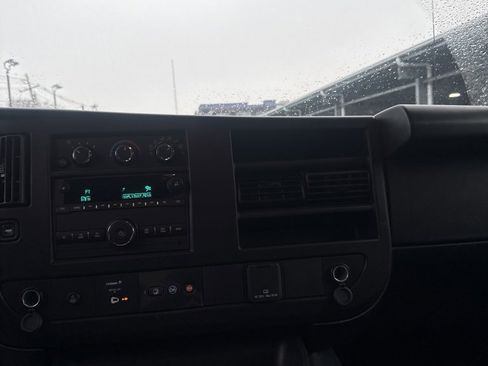 Used 2024 GMC Savana 2500 w/ Driver Convenience Package image 12