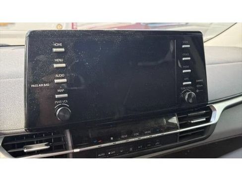 Used 2021 Toyota Sienna LE FWD image 4