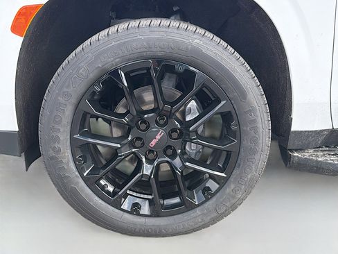 Used 2023 GMC Yukon SLT w/ SLT Premium Package image 43