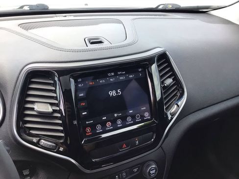 Used 2022 Jeep Cherokee Limited AWD/4WD image 14
