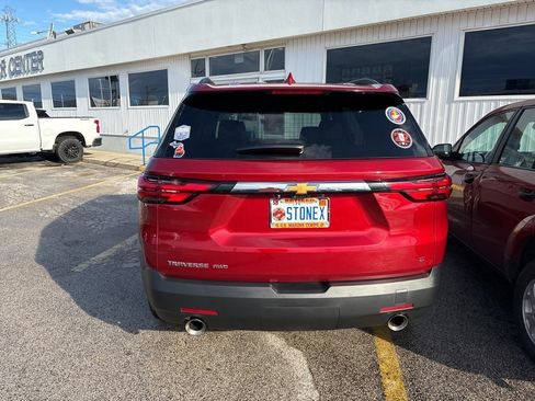 Used 2023 Chevrolet Traverse LT w/ LT Premium Package AWD/4WD image 2