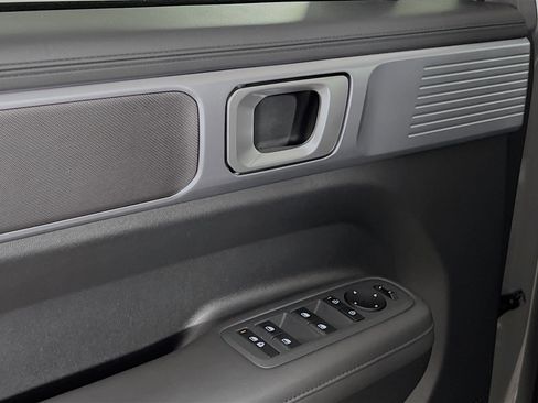 Used 2025 Hyundai Santa Fe XRT image 17