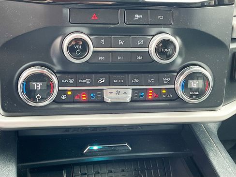 Used 2022 Ford Expedition Max XLT image 16