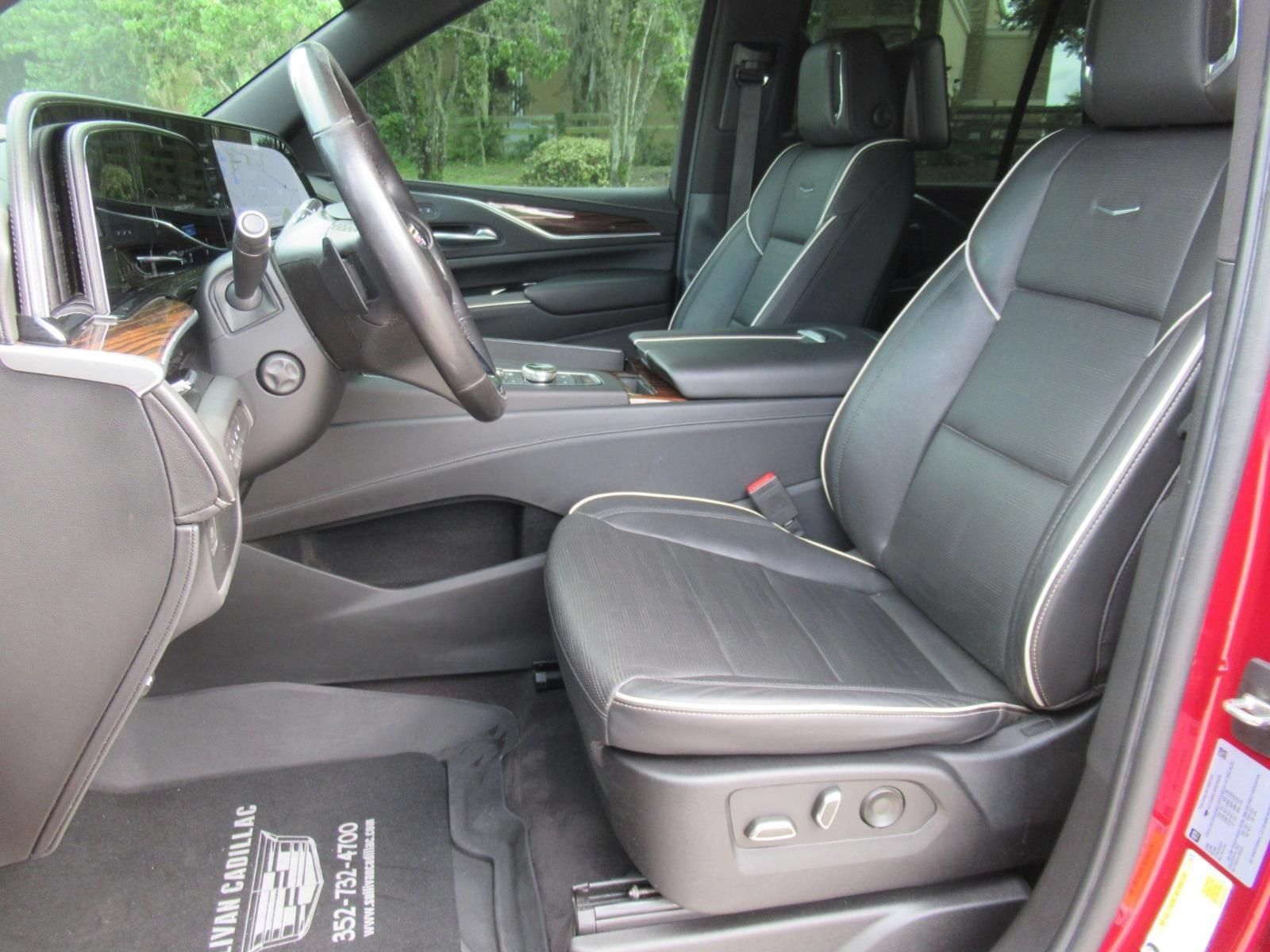Used 2023 Cadillac Escalade Premium Luxury w/ LPO, Radiant Package AWD/4WD image 20