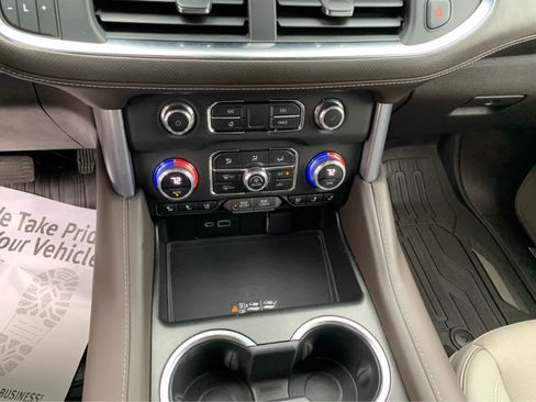 Used 2023 GMC Yukon SLT w/ SLT Luxury Package image 20