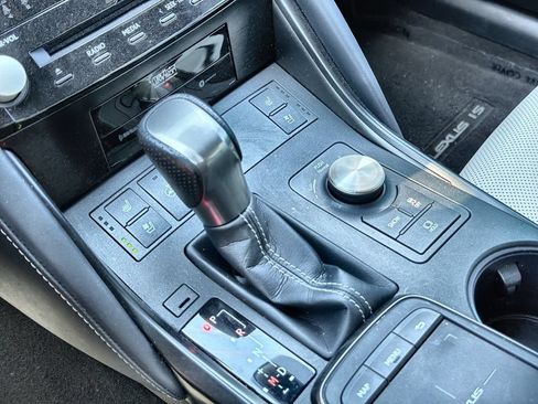 Used 2022 Lexus IS 350 F Sport RWD image 20