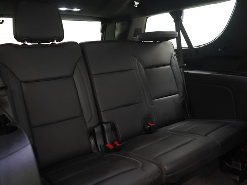 Used 2025 GMC Yukon XL Denali AWD/4WD image 15