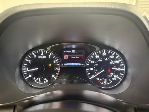 Used 2020 Nissan Pathfinder Platinum image 24