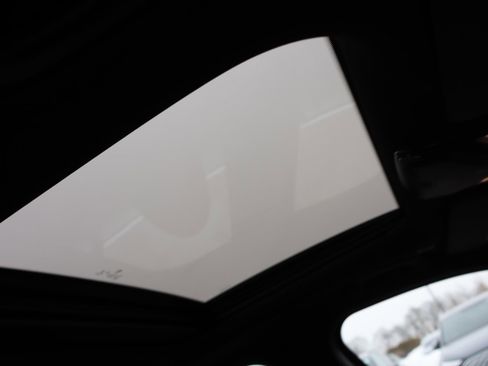 Used 2020 BMW 330i xDrive Sedan w/ Convenience Package image 16