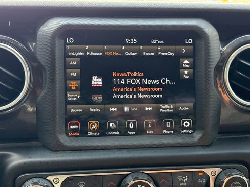 Used 2021 Jeep Wrangler Unlimited Sahara image 30