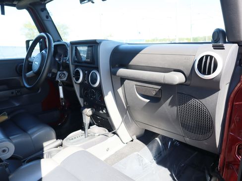 Used 2010 Jeep Wrangler Unlimited Sahara w/ Trailer Tow Group image 14