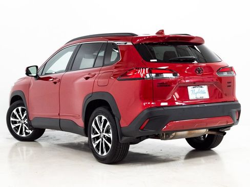 Used 2024 Toyota Corolla Cross XLE w/ Convenience Package AWD/4WD image 28