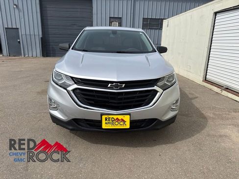 Used 2019 Chevrolet Equinox LS FWD image 2